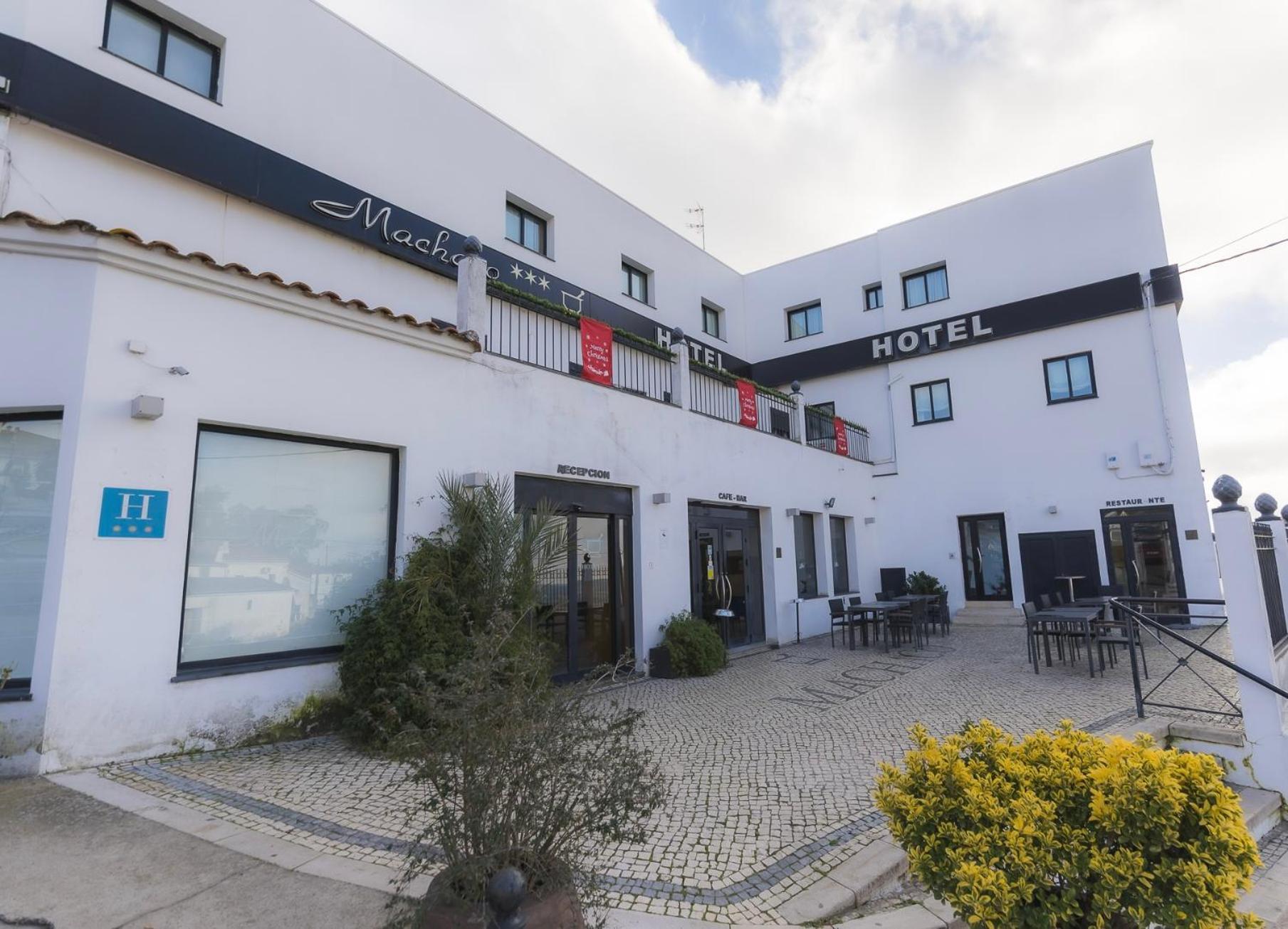 Hotel Machaco Alburquerque Bagian luar foto
