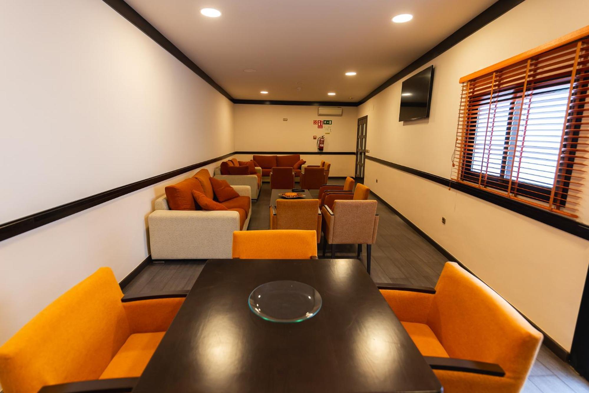 Hotel Machaco Alburquerque Bagian luar foto