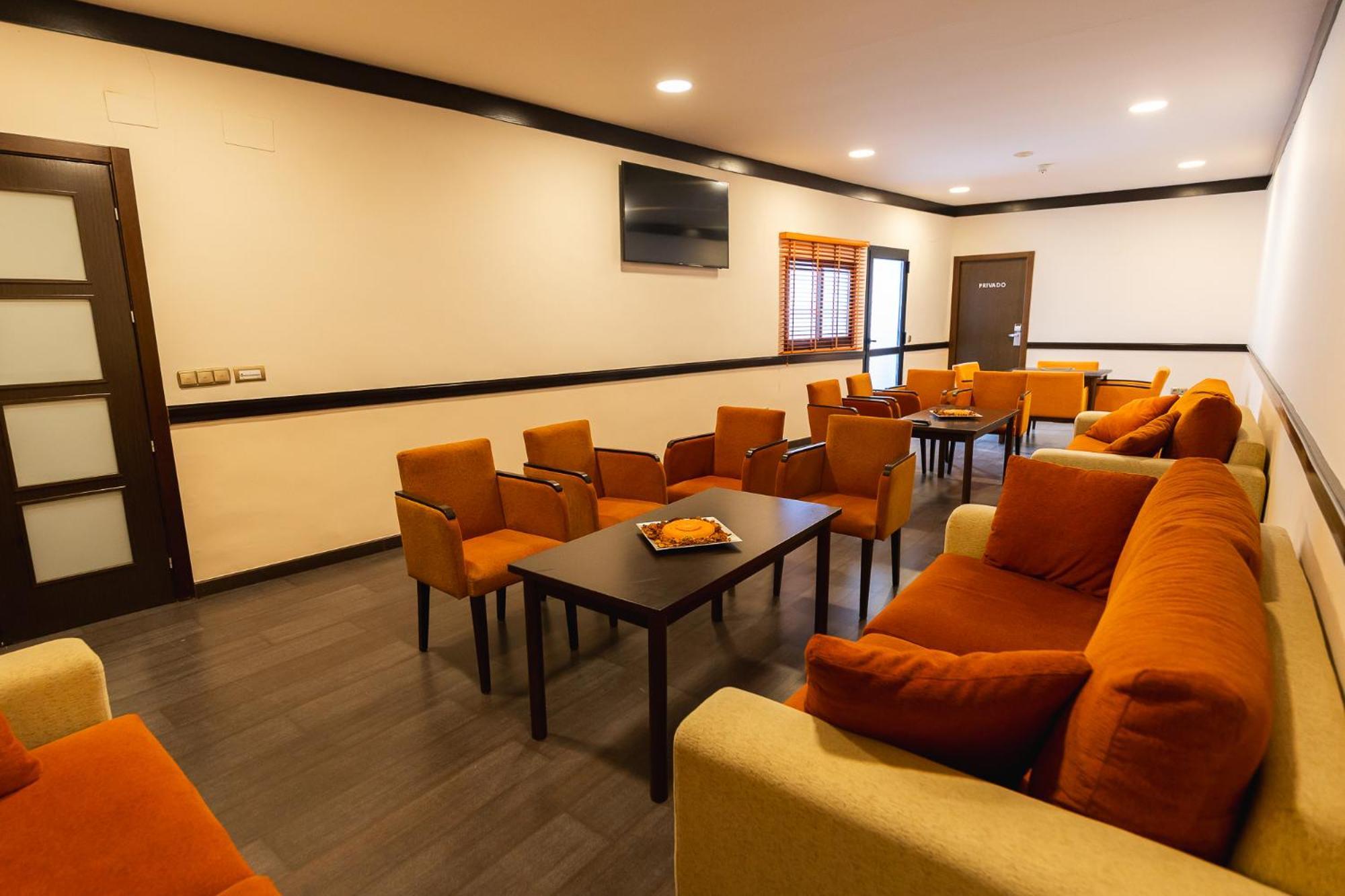 Hotel Machaco Alburquerque Bagian luar foto