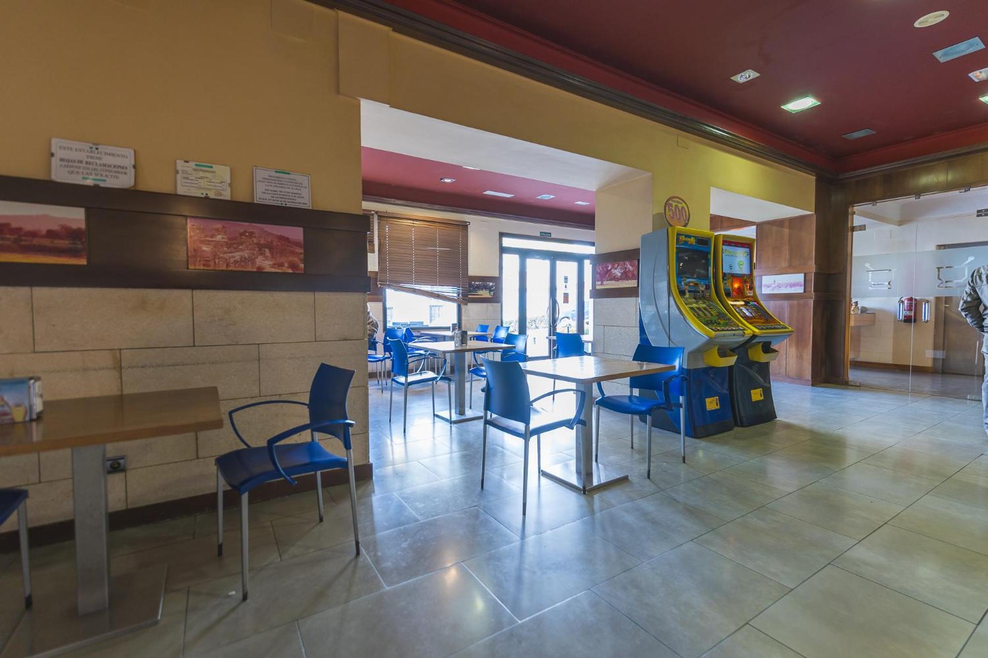 Hotel Machaco Alburquerque Bagian luar foto