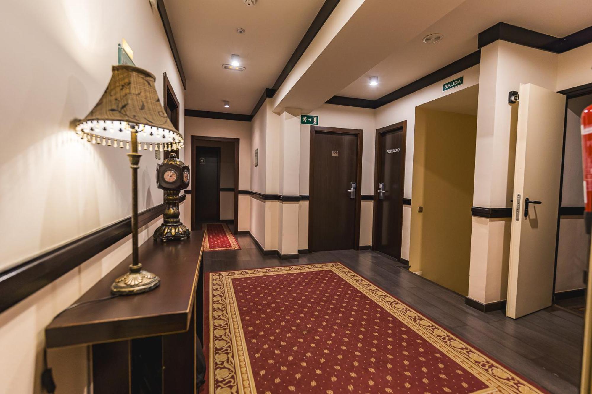 Hotel Machaco Alburquerque Bagian luar foto